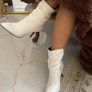 Elegant Guess White Ankle Boots